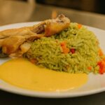 Arroz con pollo y huancaina